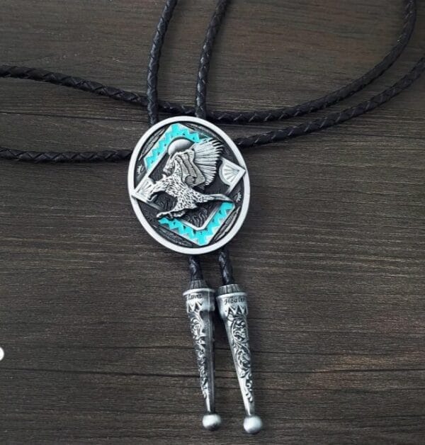 Western Cowboy Bolo Tie Rodeo Necktie Leather Cord Pendant Necklace BT125